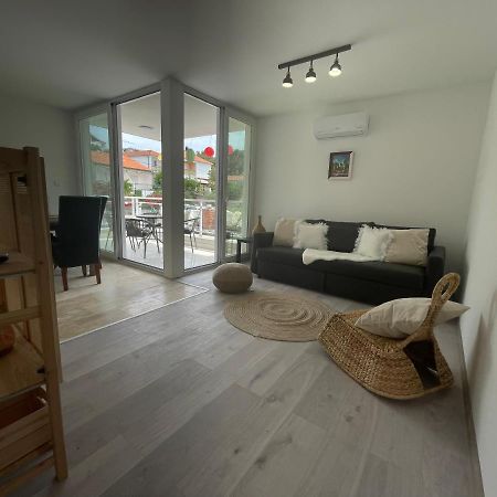 Vila Regina Apartment Paloma With Swimming Pool เยเซรา ภายนอก รูปภาพ