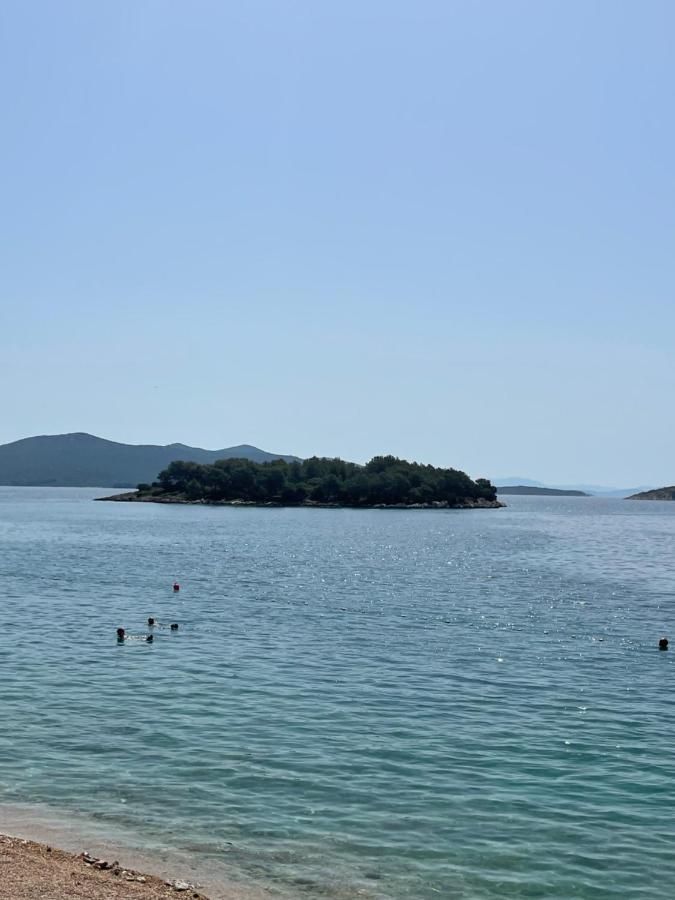 Vila Regina Apartment Paloma With Swimming Pool เยเซรา ภายนอก รูปภาพ