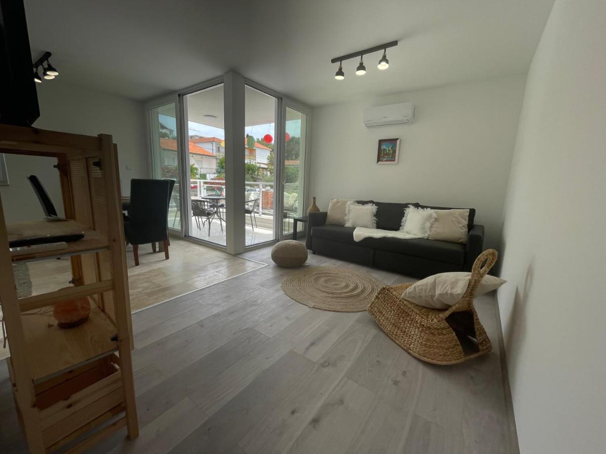Vila Regina Apartment Paloma With Swimming Pool เยเซรา ภายนอก รูปภาพ