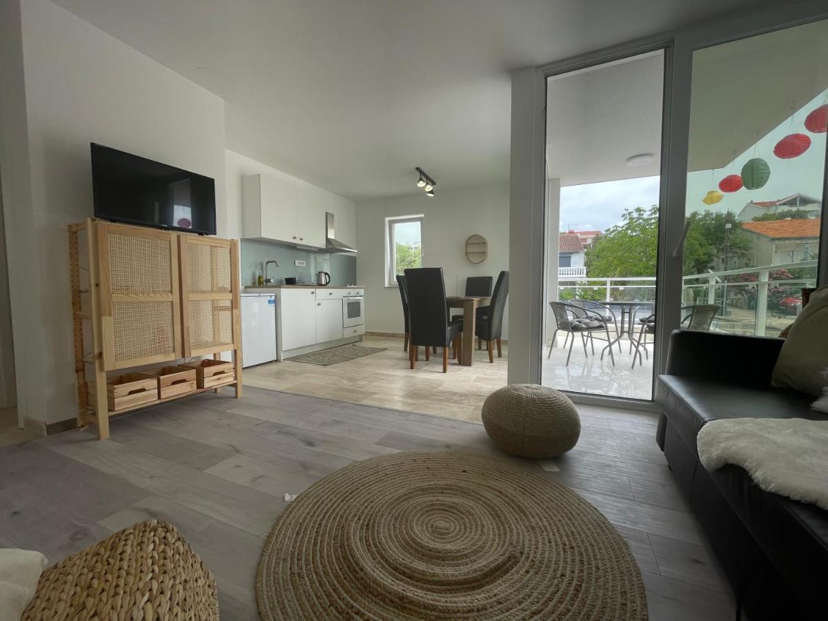 Vila Regina Apartment Paloma With Swimming Pool เยเซรา ภายนอก รูปภาพ