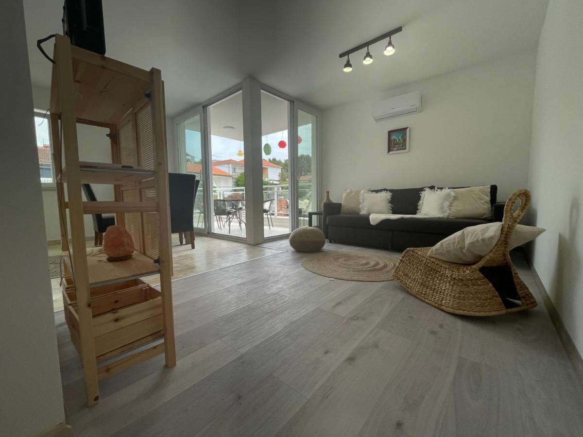 Vila Regina Apartment Paloma With Swimming Pool เยเซรา ภายนอก รูปภาพ