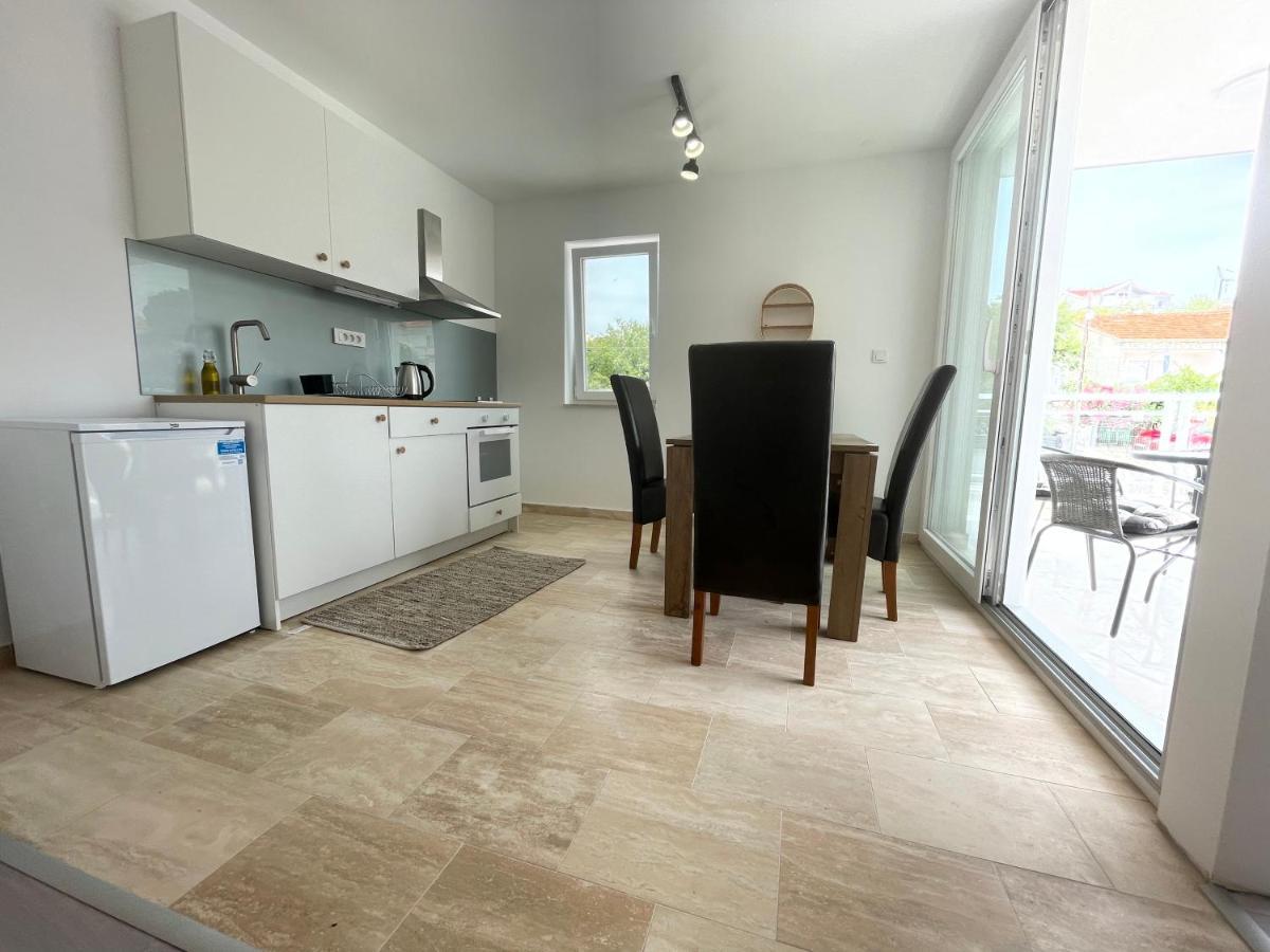 Vila Regina Apartment Paloma With Swimming Pool เยเซรา ภายนอก รูปภาพ