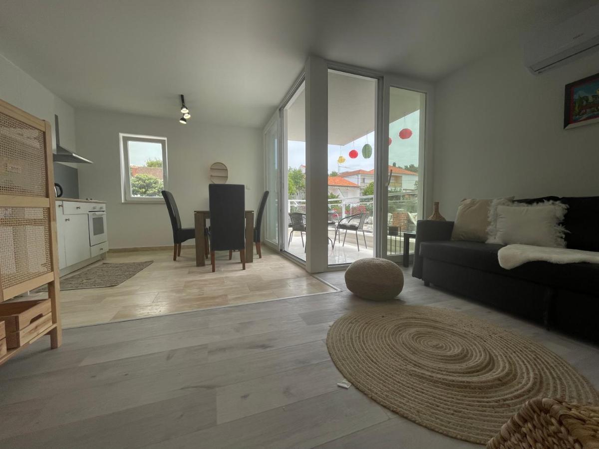 Vila Regina Apartment Paloma With Swimming Pool เยเซรา ภายนอก รูปภาพ